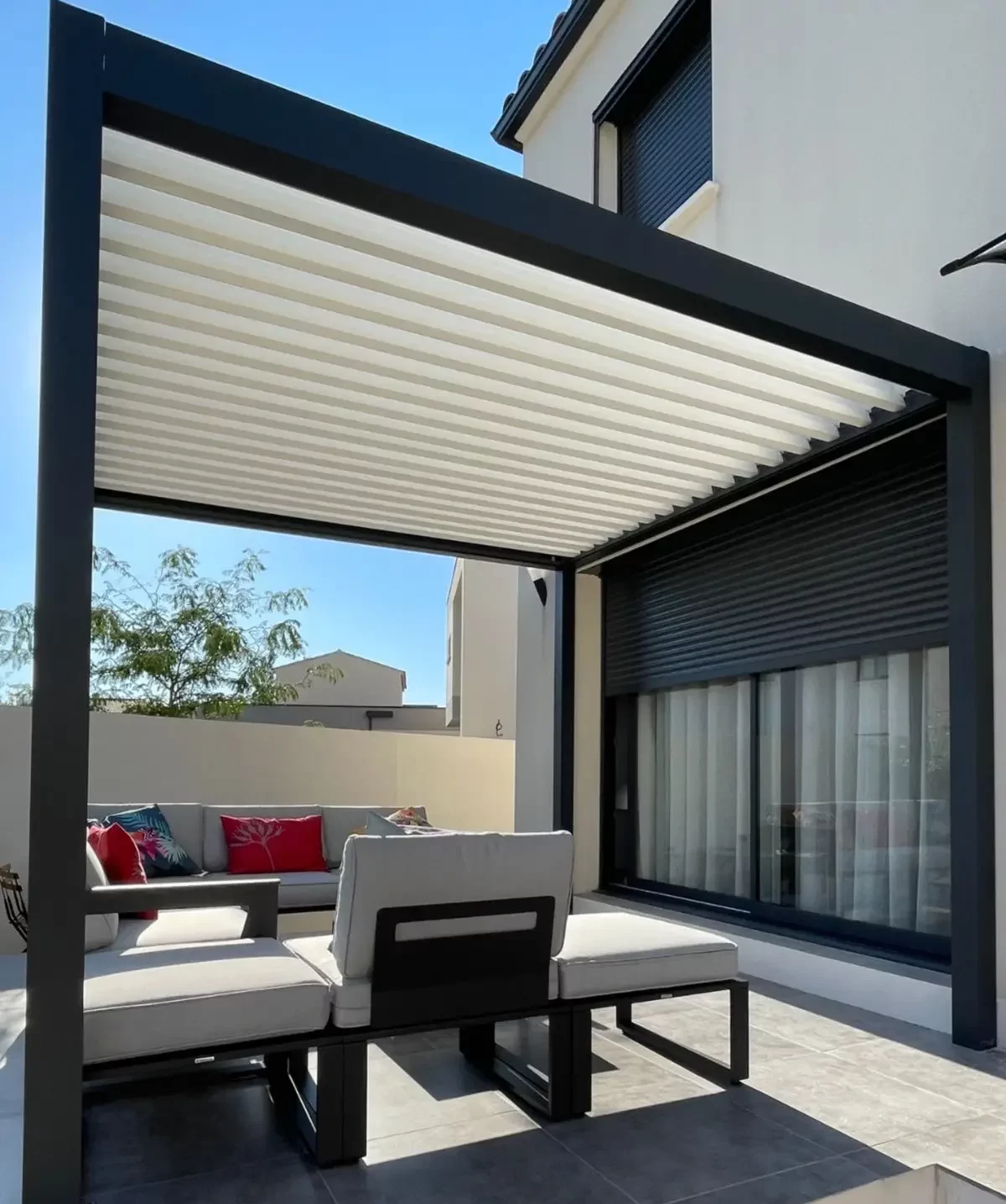 Pergola bioclimatique à Lyon
